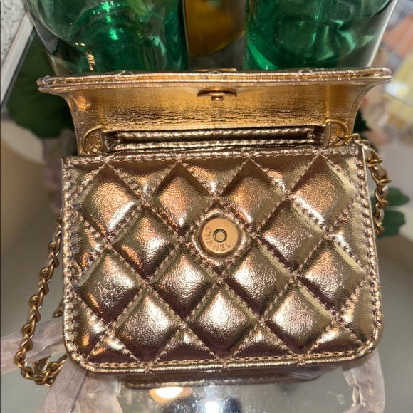 Chanel VIP Bag - Picture 4 of 8